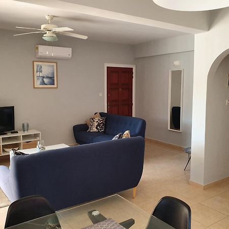 Sirena Sunrise, Apartment 4 Paphos Eksteriør billede