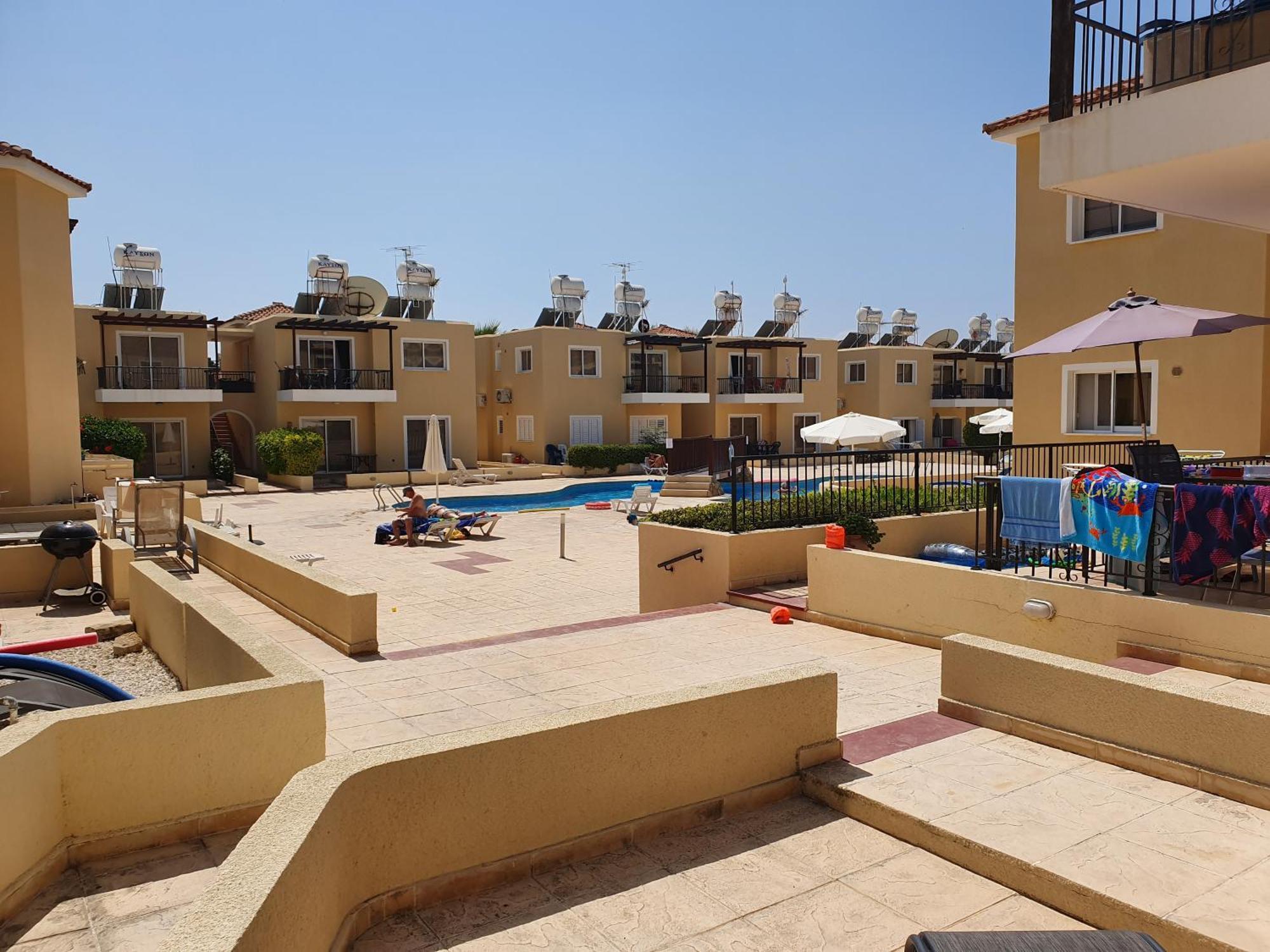 Sirena Sunrise, Apartment 4 Paphos Eksteriør billede